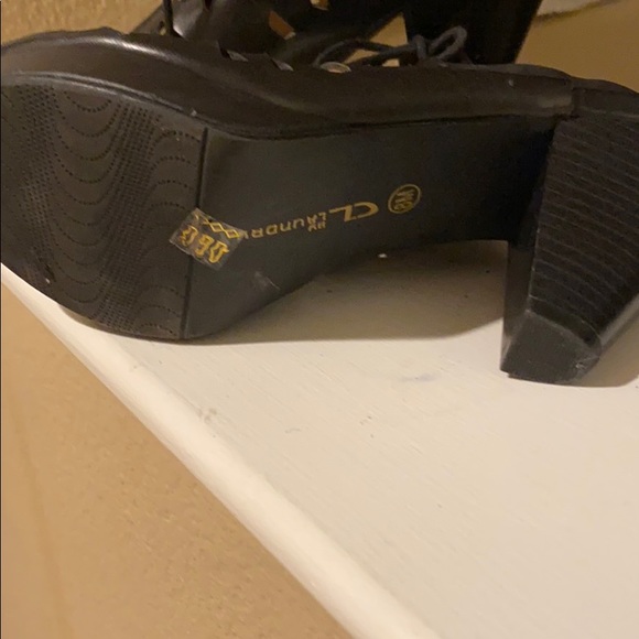 Heals - Picture 3 of 3